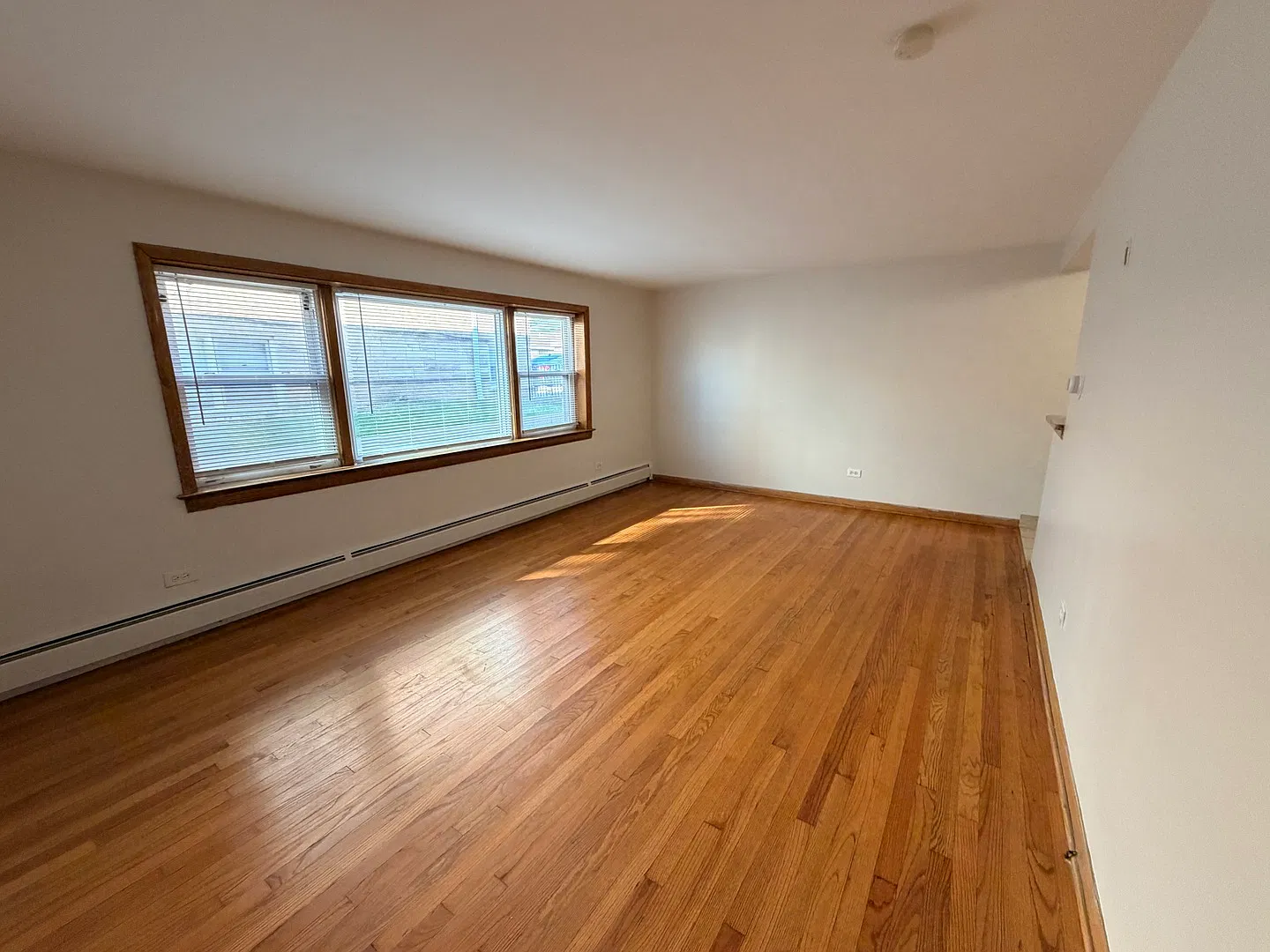 1 bed, 750 sqft, $1,375 — Photo 2