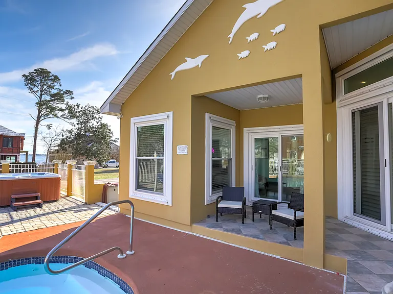 7591 N Shores Dr — Photo 14