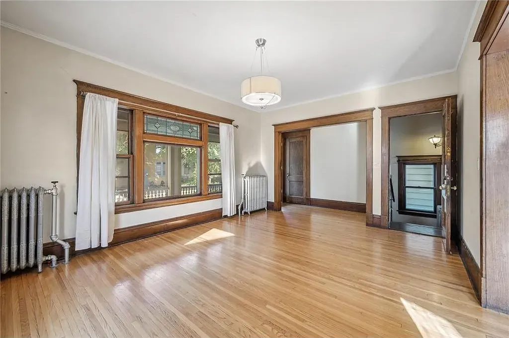 2 bed, 2200 sqft, $3,095 — Photo 2