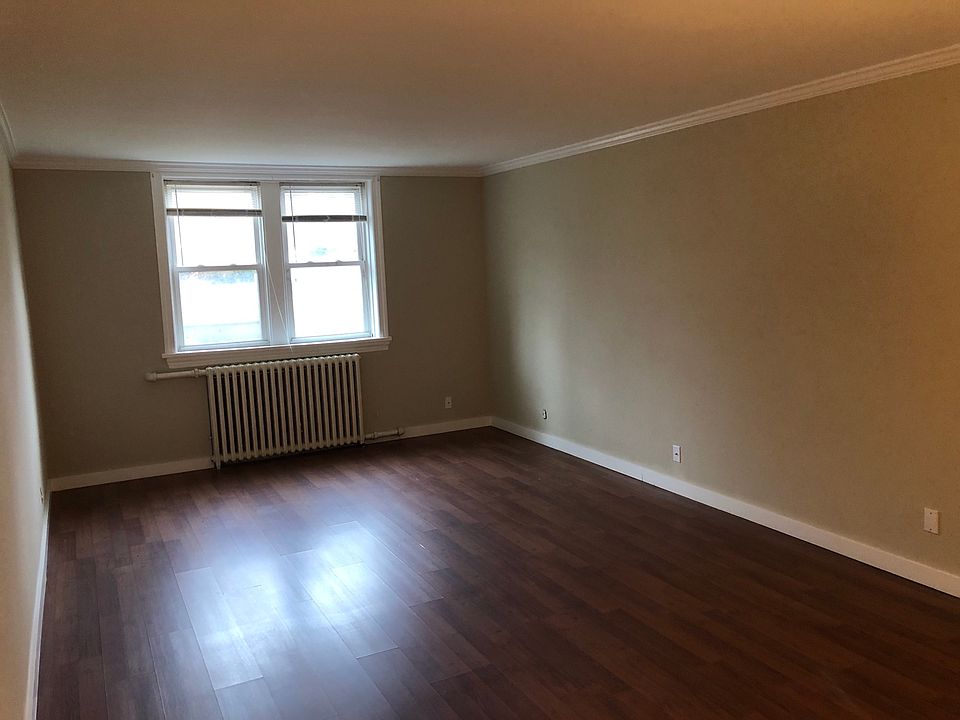 1st image of 37 W Parkwood St #7