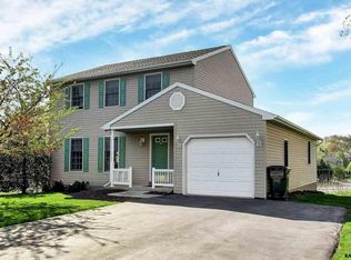212 Knob Creek Ln, York, PA 17402