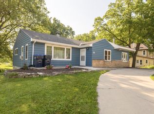 W232N6308 Waukesha Ave, Village Of Sussex, WI 53089