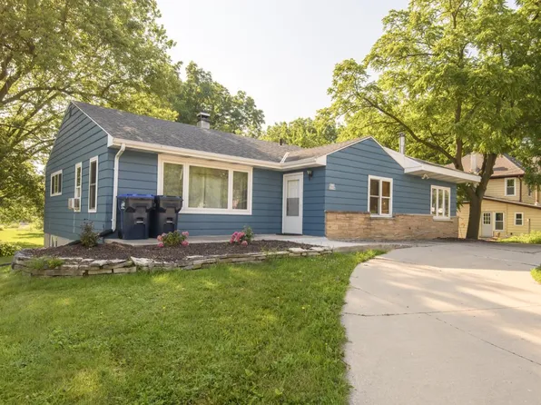 W232N6308 Waukesha STREET, Sussex, WI 53089