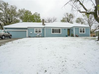 9815 State Line Rd, Kansas City, MO, 64114