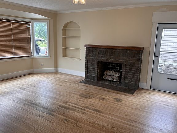 4th image of 2752 N 47th Ave