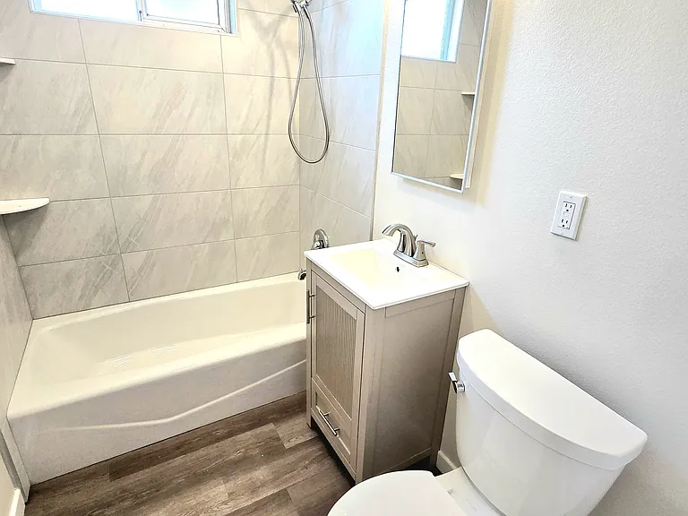 2974 Sherwin Ave — Photo 11
