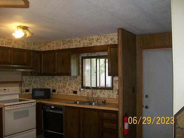 27901 Norris Rd #6 — Photo 8