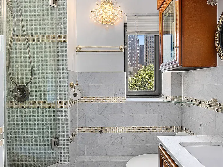 161 W 61st St #3F — Photo 16