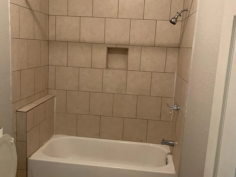 323 Eads Ave — Photo 3