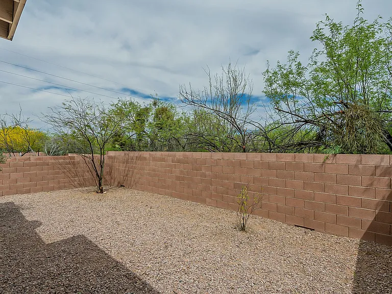 3716 N. Mountain Ave. — Photo 15