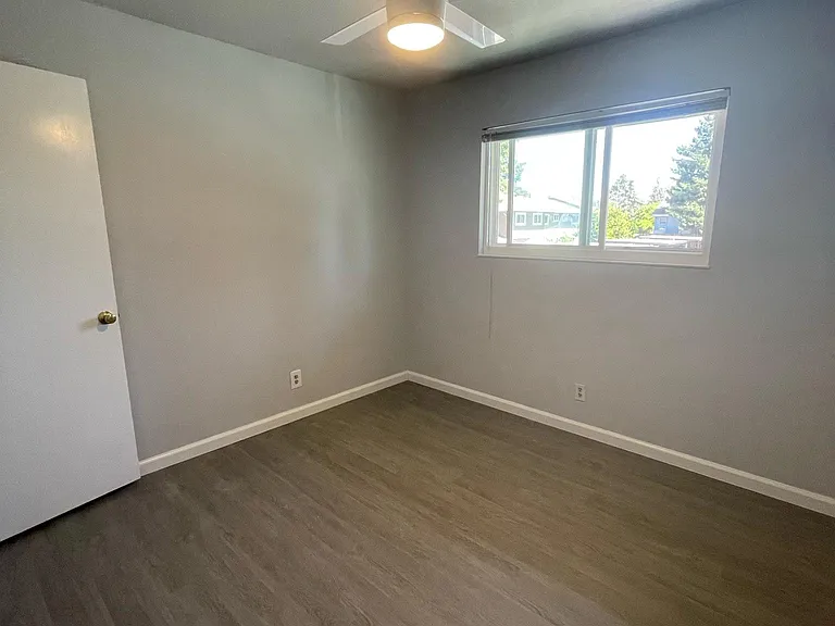 3539 Dalton Cmn — Photo 10