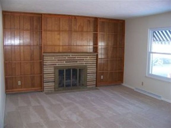 3rd image of 1716 Neal Dr
