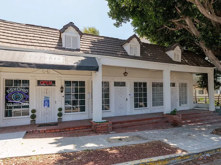 2120 N Cahuenga Blvd — Photo 23