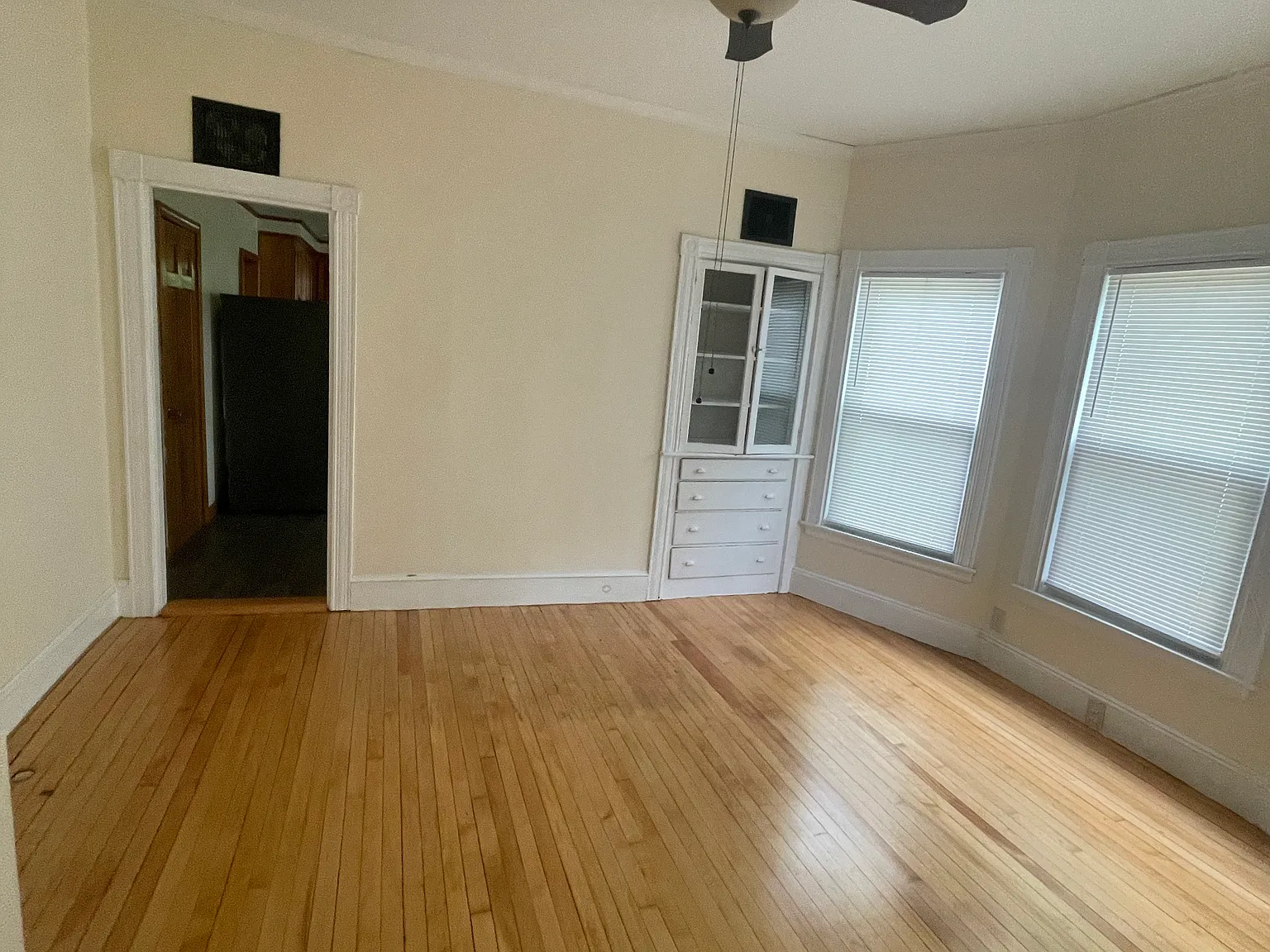 360 Woodford Street — Photo 2