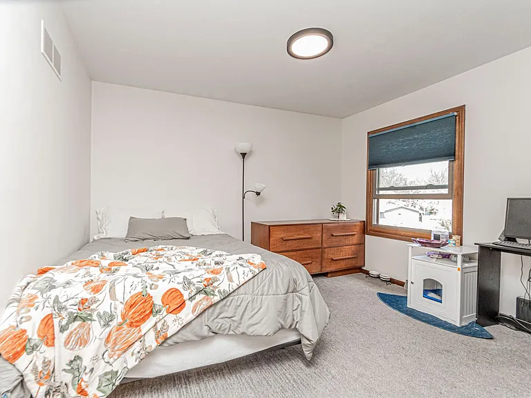 144 S Dartmouth Dr — Photo 28