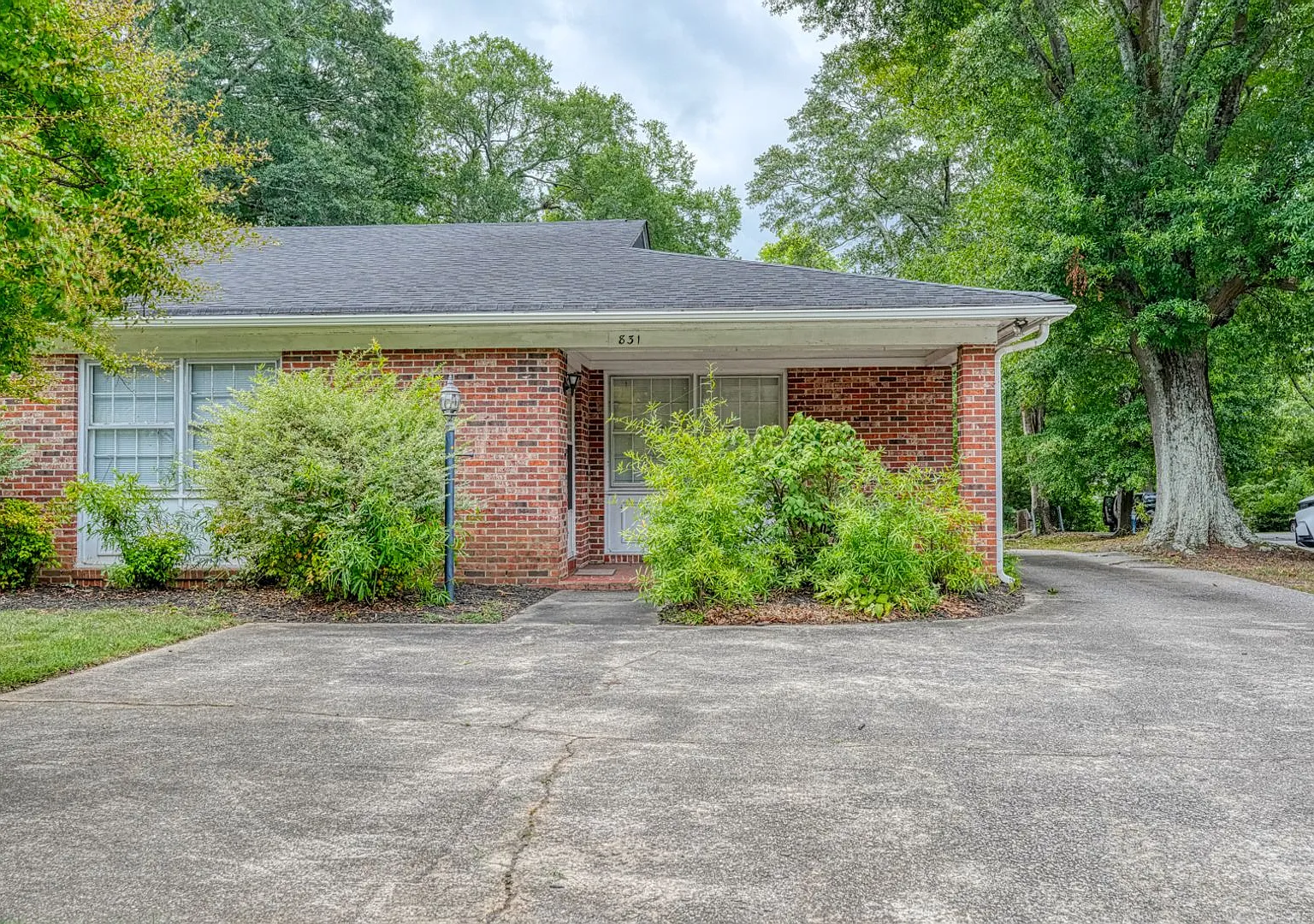 831 John B White Sr Blvd — Photo 1