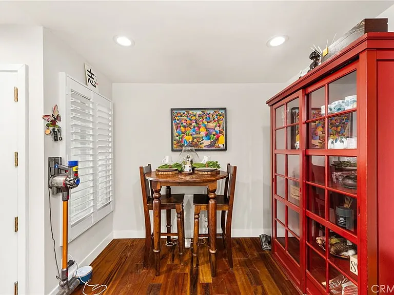 3860 Amberly Dr — Photo 11