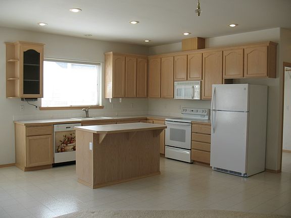 5th image of 12411 204th Avenue Ct E
