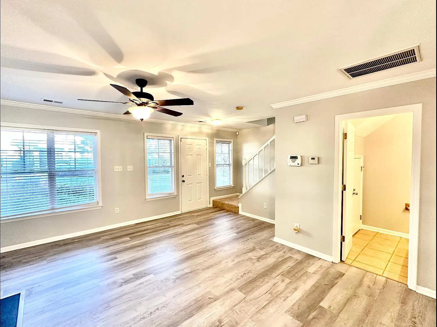 2 bed, 1327 sqft, $2,300 — Photo 4