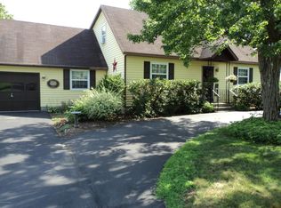 8 Colonial Ct, Queensbury, NY 12804