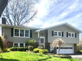 111 Craig Cir, Syracuse, NY 13214