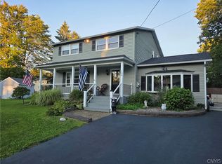 106 Thorndike Ln, Minoa, NY 13116