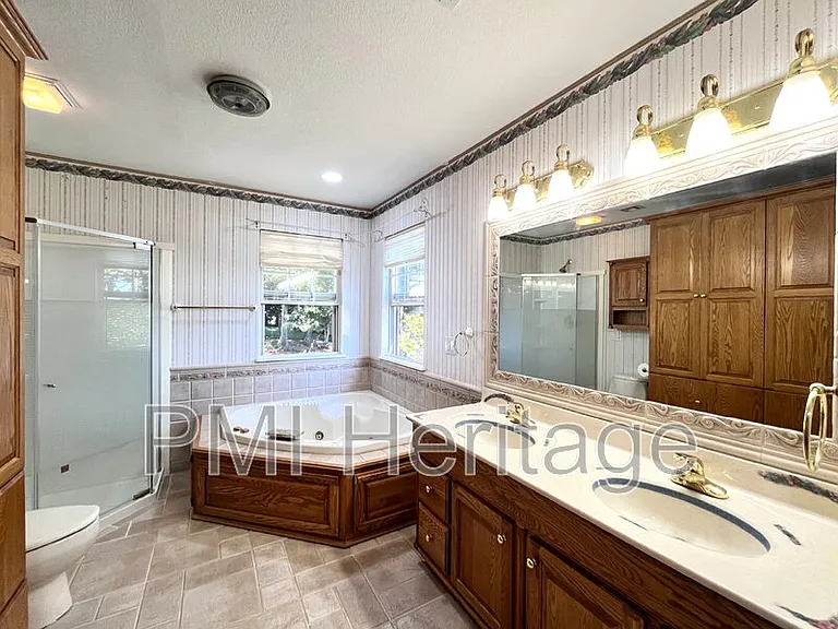 40 Portsmouth Dr — Photo 22