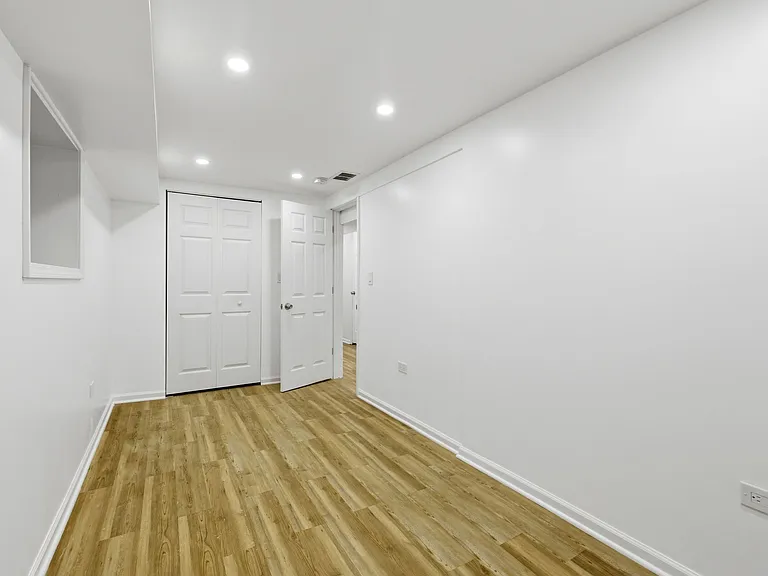 736 N Sawyer Ave #G — Photo 16