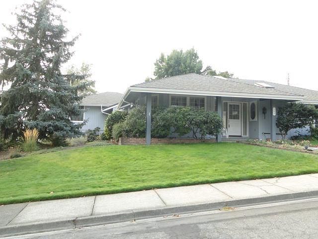 2nd image of 705 NW Sandy Dr