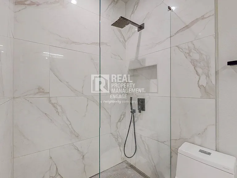 4307 Gilbert Ave #306 — Photo 23
