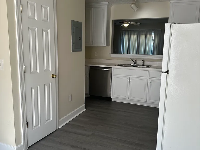 2913 A Eastridge Ct — Photo 3