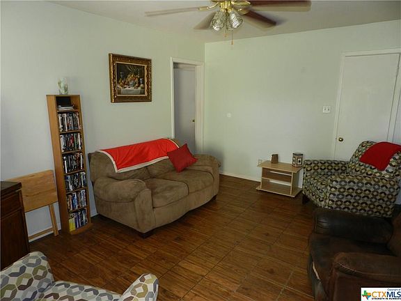3rd image of 801 Cove Ave