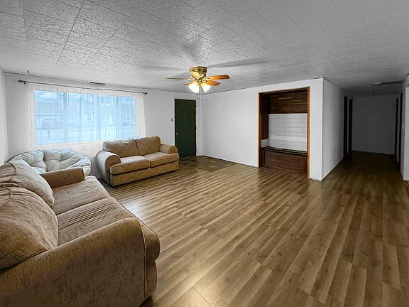 4th image of 710 W Charles St