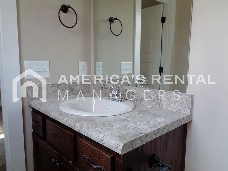 17645 Wallace Chapel Ln — Photo 14