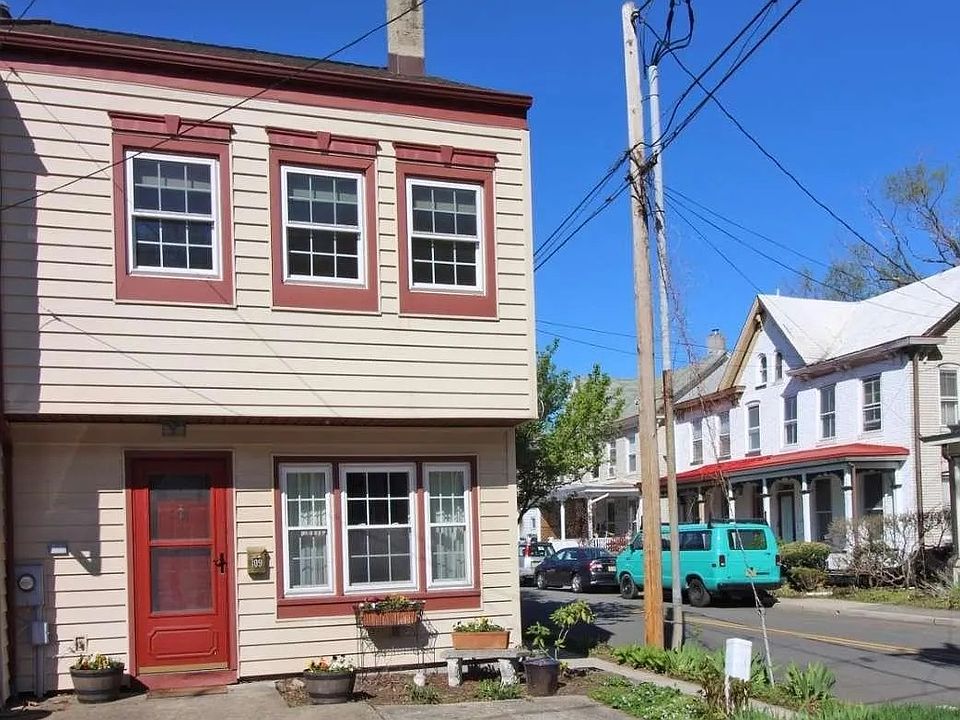1st image of 109 N Franklin St