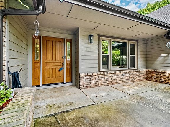 3rd image of 6 Fawley Ln