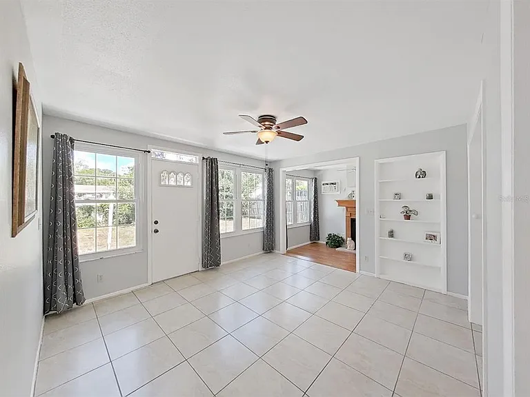 878 Rustic Oaks Dr — Photo 3