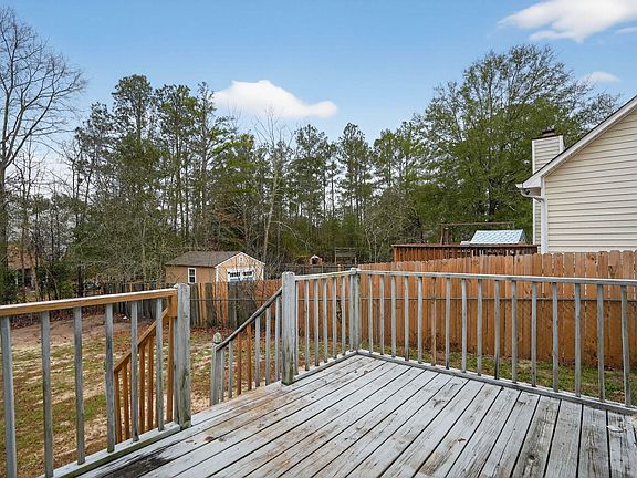 5th image of 408 Thornfield Rd