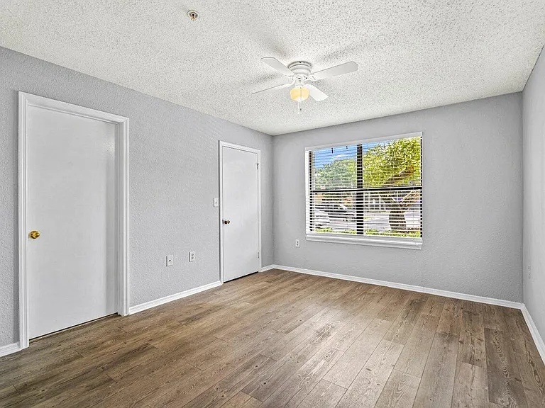 2305 N Congress Ave #18 — Photo 15