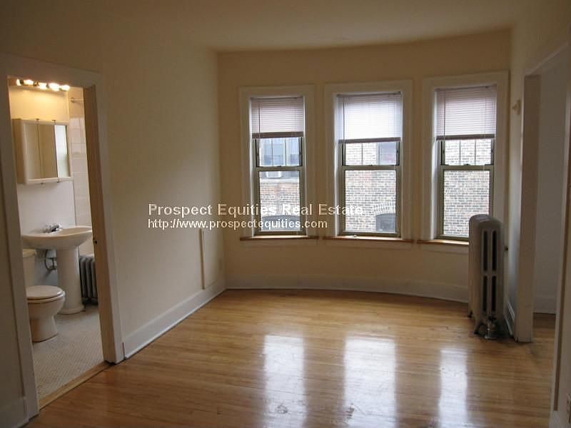 2nd image of 4400 S Drexel Blvd APT B3