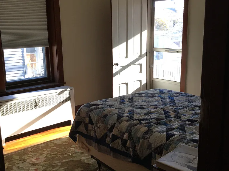 470 W Walnut St — Photo 13