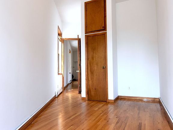 4th image of 85 Nassau Ave #E