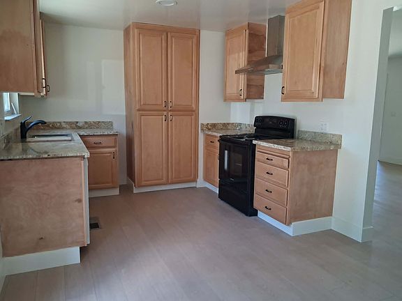 4th image of 49177 Chapel Hill Dr