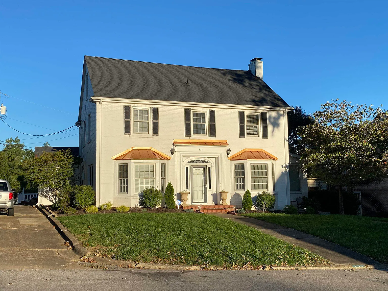 220 Holswade Dr photo 1
