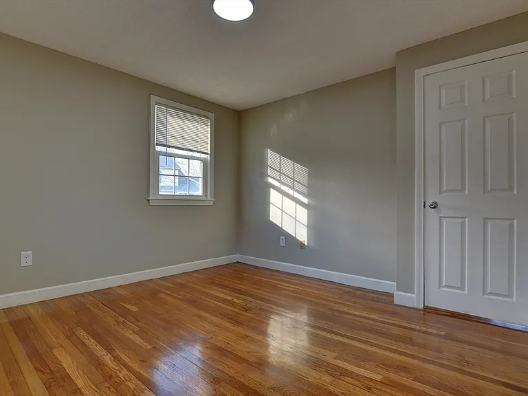 30 Trull St #4 — Photo 11