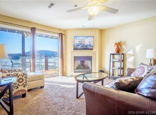 601 Park Place Dr #2C, Kaiser, MO 65047