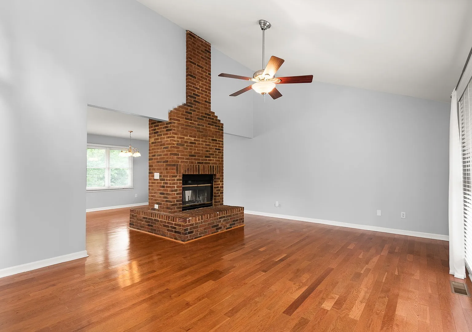 3 bed, 2354 sqft, $3,000 — Photo 1