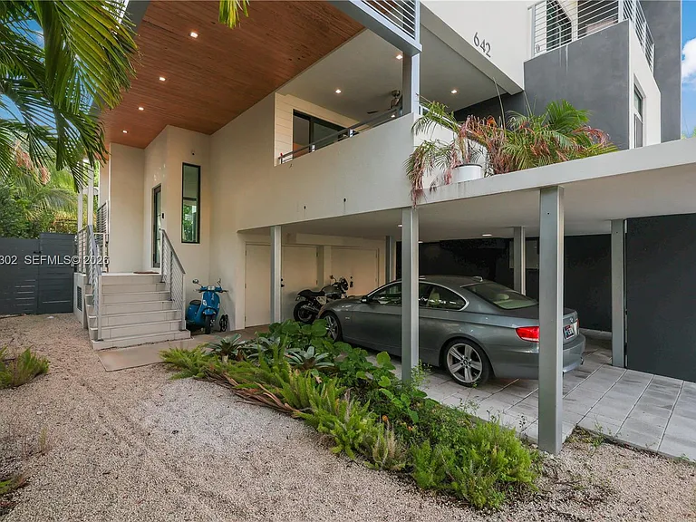 640 Fernwood Rd — Photo 18