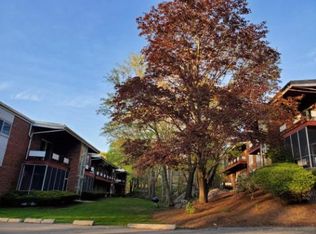 95 Grove St APT 3, West Roxbury, MA 02132