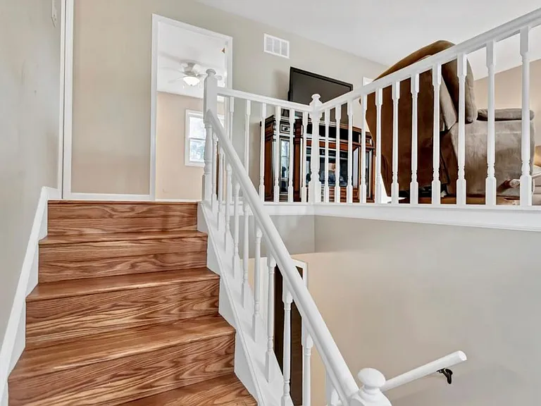 511 N Braintree Dr — Photo 21